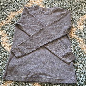 Light gray Magellan ribbed long-sleeved shirt